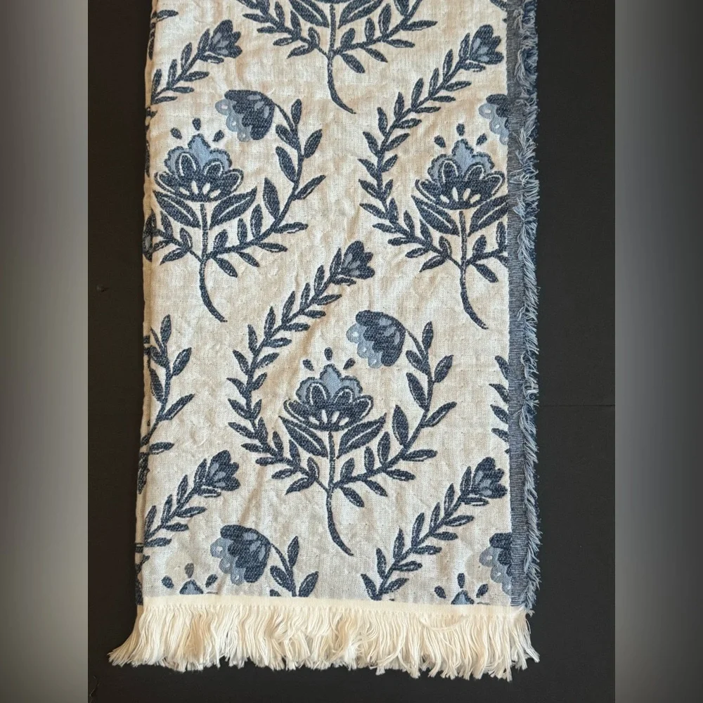 BLOOM Cloud Chenille Lightweight Reversible Floral Throw - Fringe - Blue/White